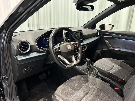 Seat Arona 8 of 14