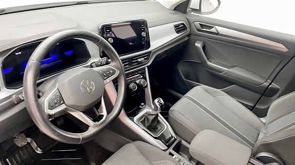 Volkswagen T-Roc 6 of 13