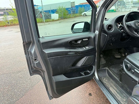 Mercedes-Benz Vito 119 9 of 25