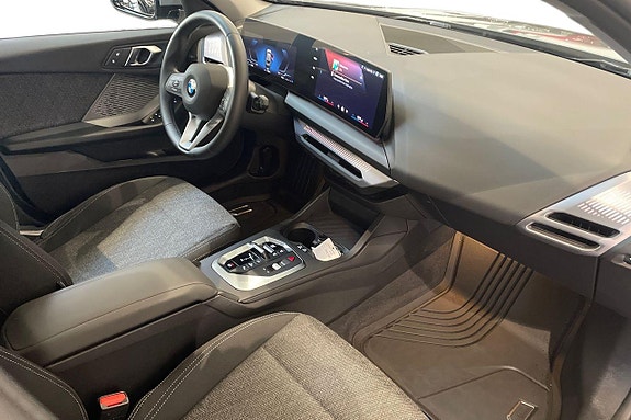 BMW 120 6 of 17