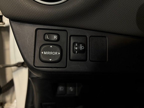 Toyota Yaris 20 of 22