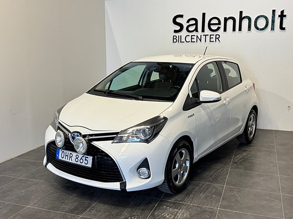 Toyota Yaris 2 of 22