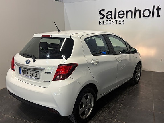 Toyota Yaris 6 of 22