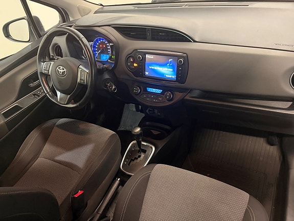 Toyota Yaris 13 of 22