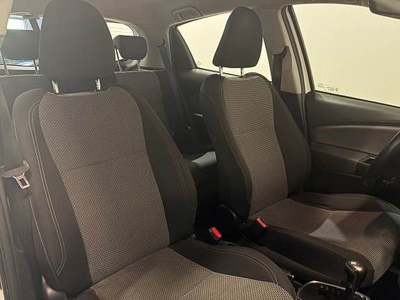Toyota Yaris 14 of 22