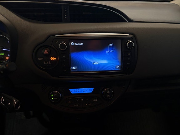 Toyota Yaris 17 of 22