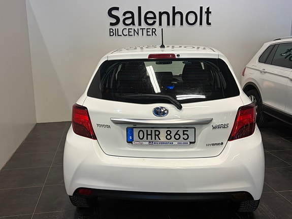 Toyota Yaris 7 of 22