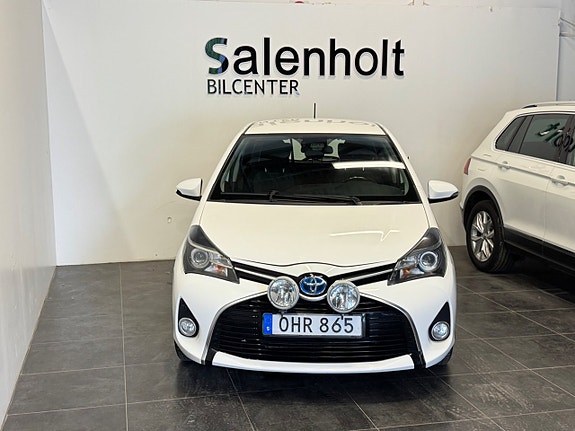 Toyota Yaris 3 of 22