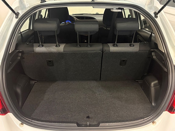Toyota Yaris 9 of 22
