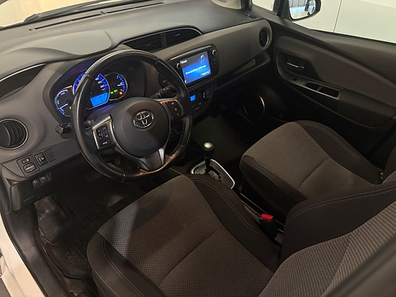 Toyota Yaris 11 of 22