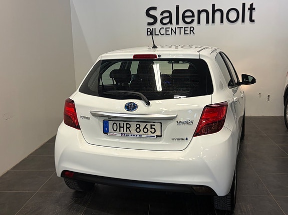 Toyota Yaris 5 of 22