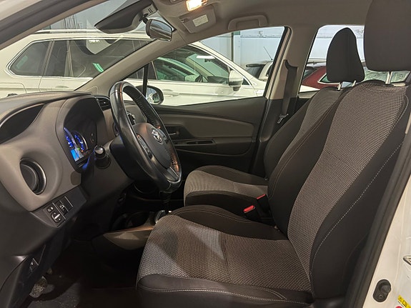 Toyota Yaris 12 of 22
