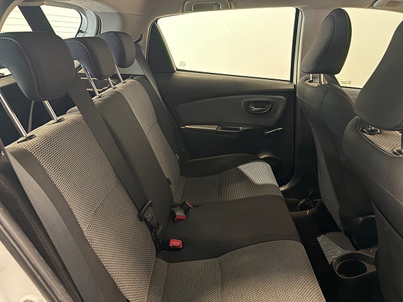 Toyota Yaris 21 of 22