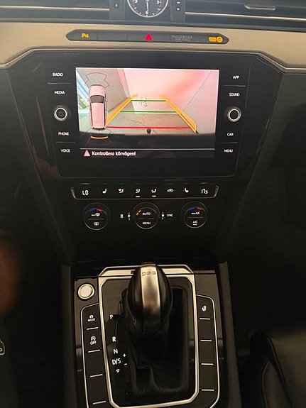 Volkswagen Passat 8 of 11