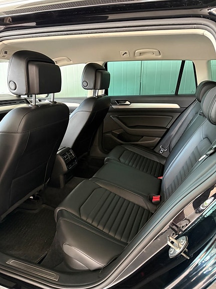 Volkswagen Passat 7 of 11