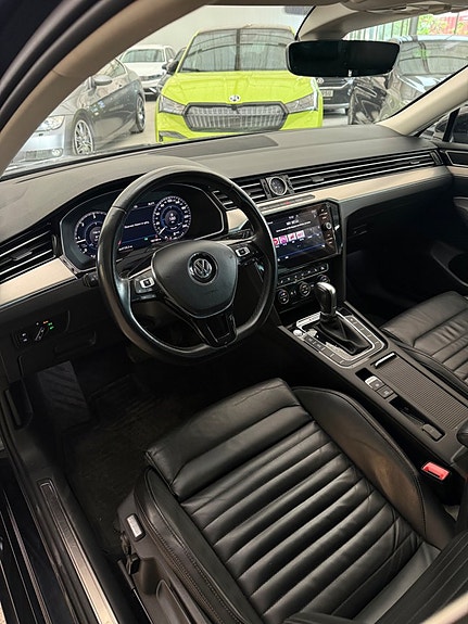 Volkswagen Passat 4 of 5