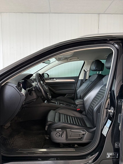Volkswagen Passat 6 of 11