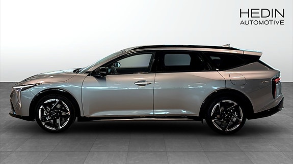 Kia K4 7 of 17
