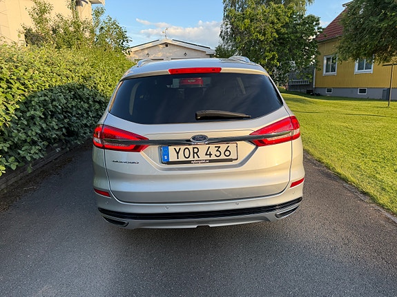 Ford Mondeo 2 of 12