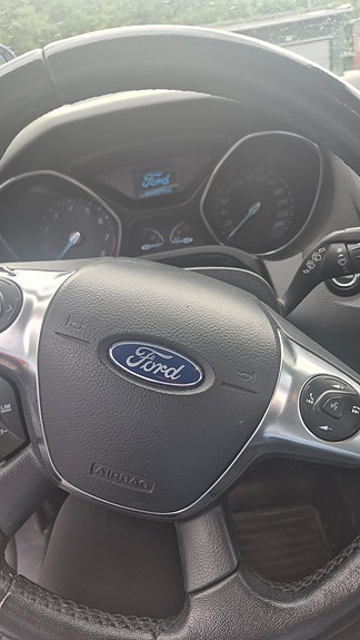 Ford Focus 2 of 4