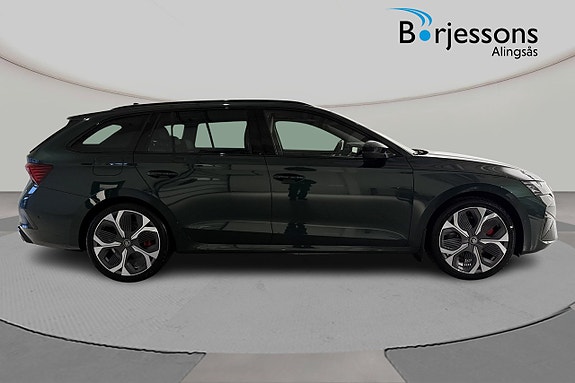 Skoda Octavia 2 of 5