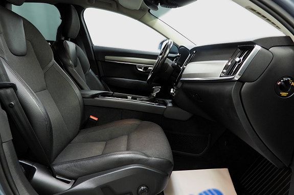 Volvo S90 16 of 30