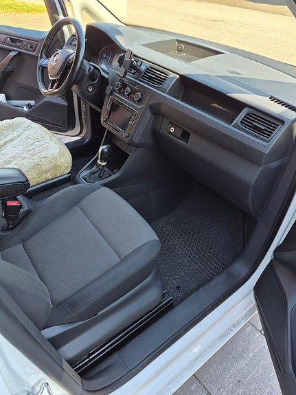 Volkswagen Caddy Maxi 5 of 5