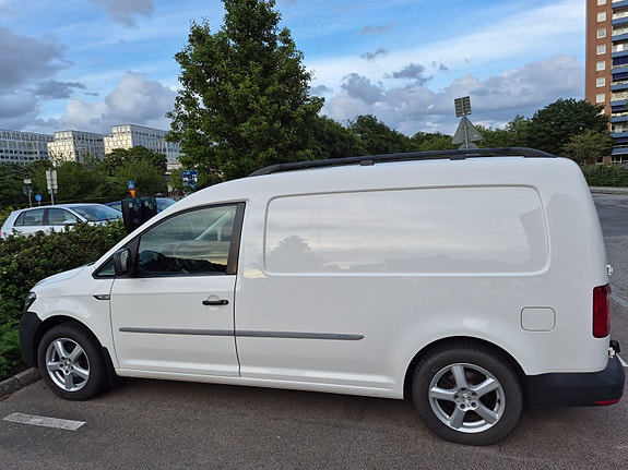 Volkswagen Caddy Maxi 2 of 5