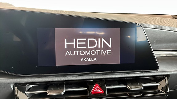 Kia Niro 2 of 12