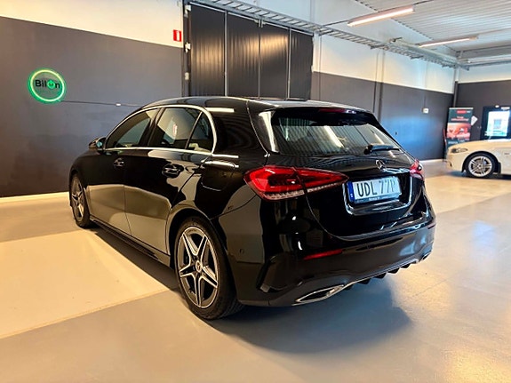 Mercedes-Benz A180 4 of 5
