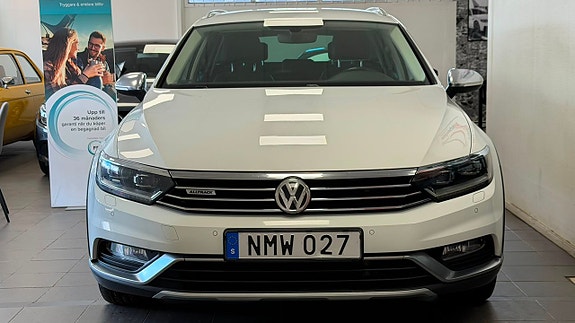Volkswagen Passat Alltrack 2 of 5