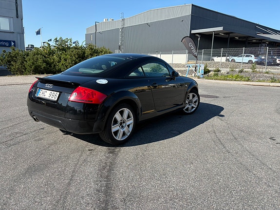 Audi TT 4 of 5