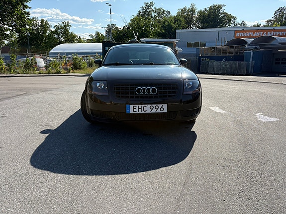 Audi TT 3 of 5