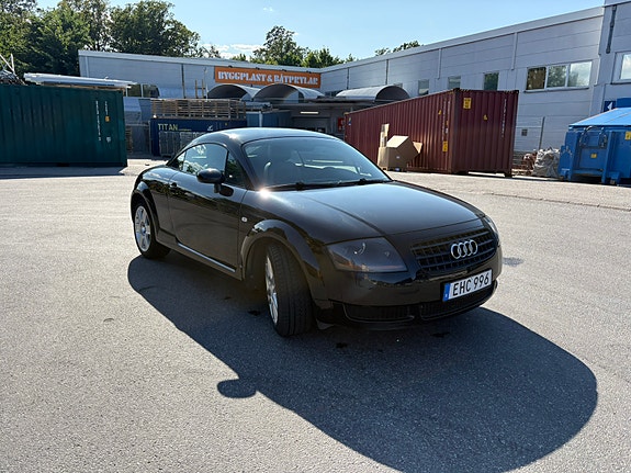 Audi TT 2 of 5