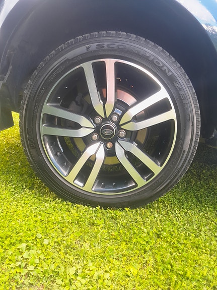 Land Rover Discovery 4 11 of 11