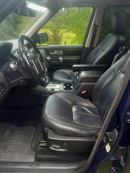 Land Rover Discovery 4 2 of 5