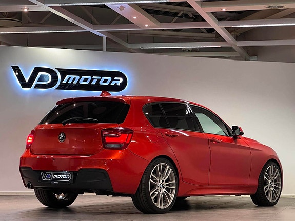 BMW 118d 2 of 5