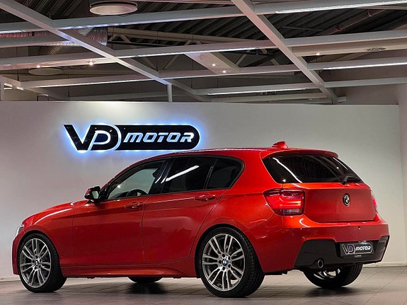 BMW 118d 4 of 5