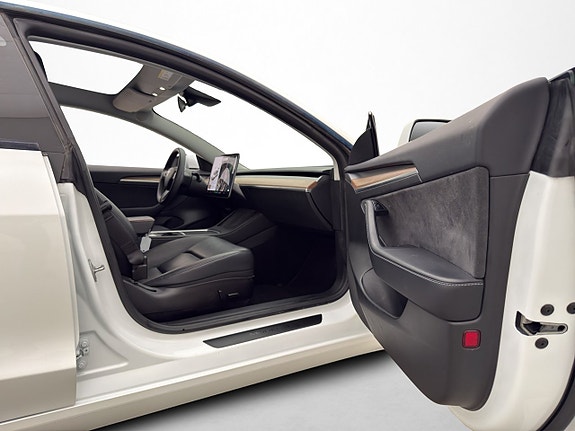 Tesla Model 3 28 of 30