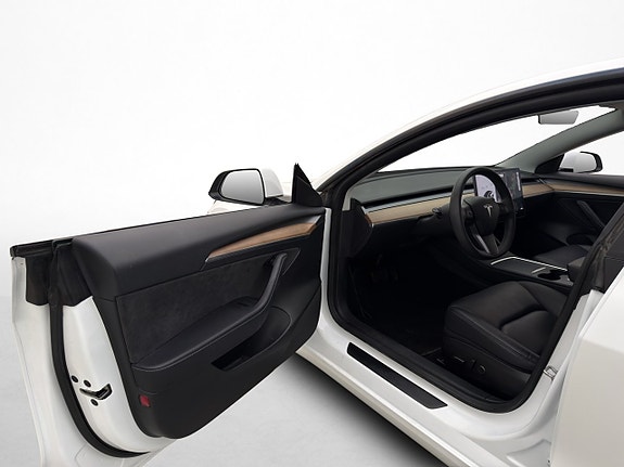Tesla Model 3 10 of 30