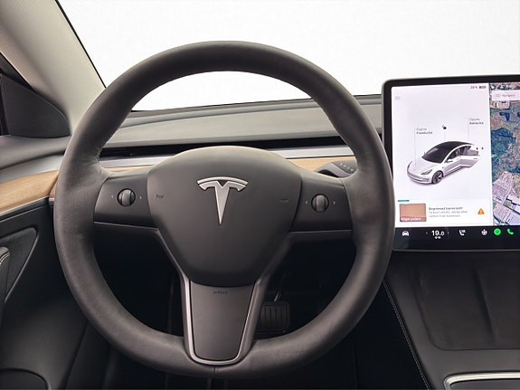 Tesla Model 3 13 of 30
