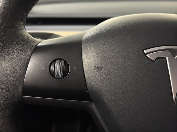 Tesla Model 3 15 of 30