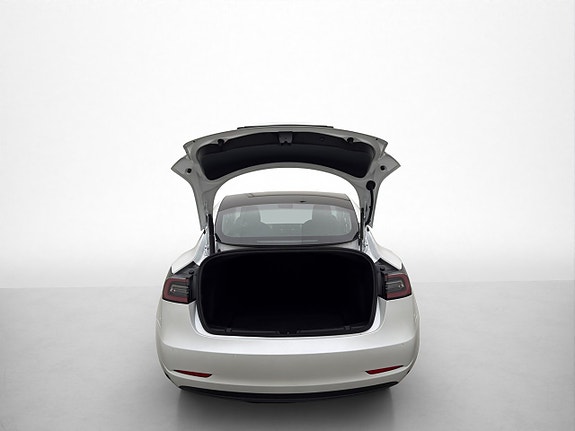 Tesla Model 3 30 of 30