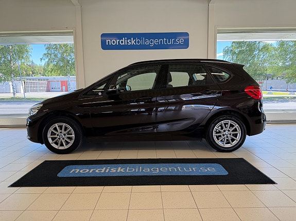 BMW 218i 2 of 5