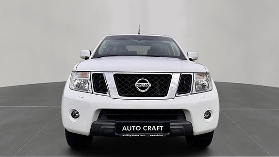 Nissan Navara 2 of 5