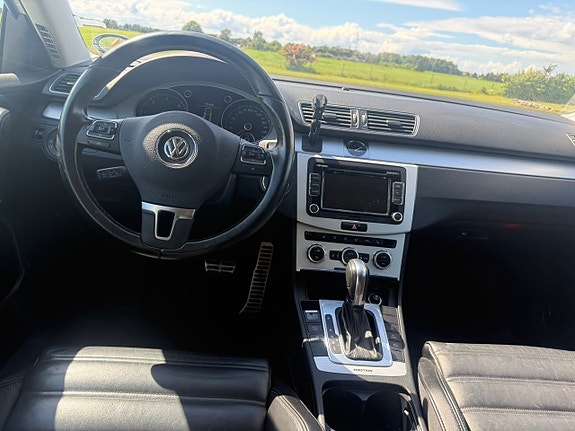 Volkswagen Passat Alltrack 11 of 15