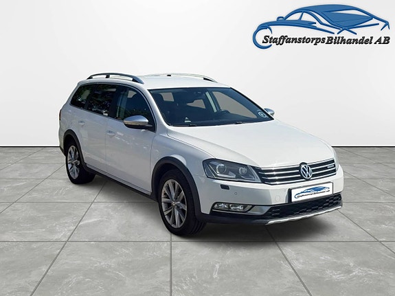 Volkswagen Passat Alltrack 3 of 5