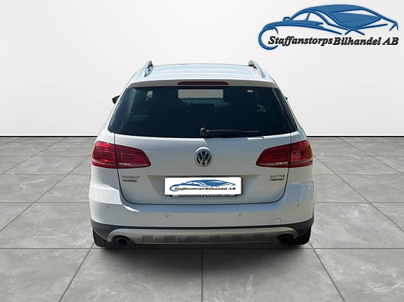 Volkswagen Passat Alltrack 6 of 15