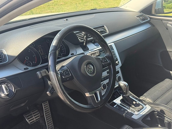 Volkswagen Passat Alltrack 9 of 15