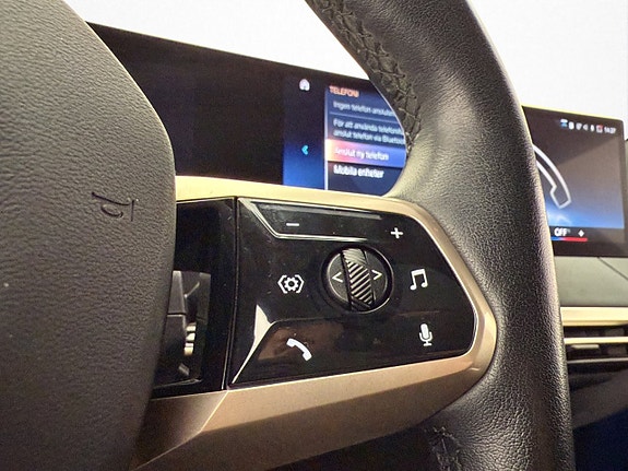 BMW iX 21 of 30